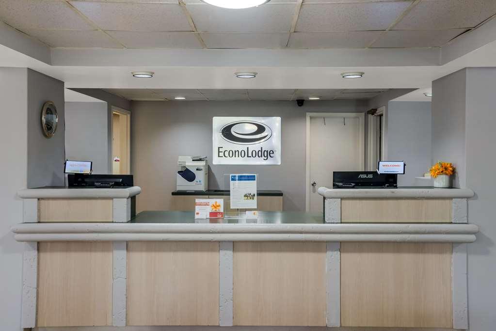 Econo Lodge Georgetown Интериор снимка